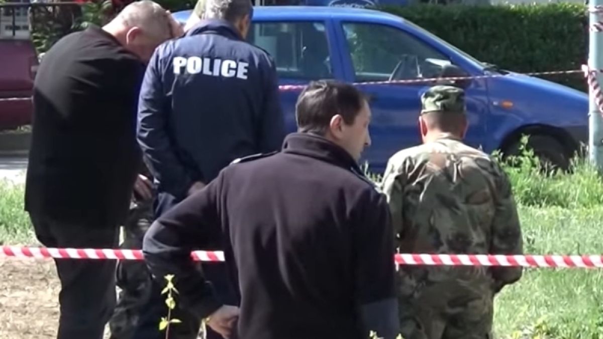 Пловдивският квартал "Тракия" се оказа истинско минно поле. Намериха още 8 снаряда! (ВИДЕО)
