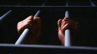 Само в БЛИЦ! Шок в Пловдивския затвор: Престъпникът Биандо си заши устата с игла и конец, чака го сурово наказание