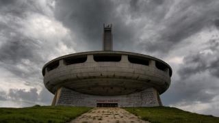 Нинова подписва с Борисов да си вземе "Бузлуджа" 
