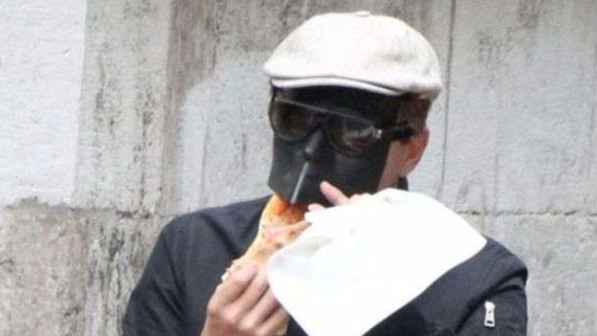 ЩРАК! Звездите такива, каквито не сте ги виждали или как да противодействаш на папарак! 