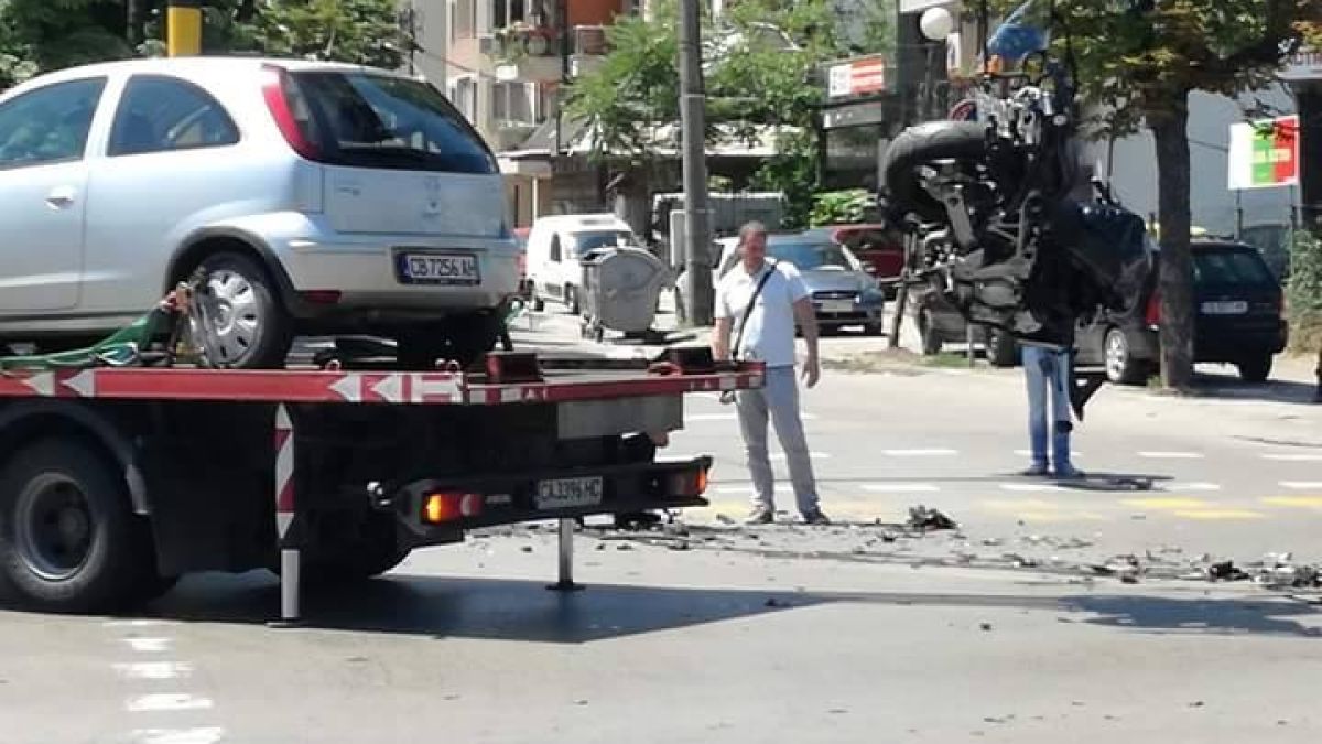 Само в БЛИЦ! Вижте нови СНИМКИ (18+) от бруталната катастрофа, която оплиска с кръв столичния булевард „Тодор Александров” 