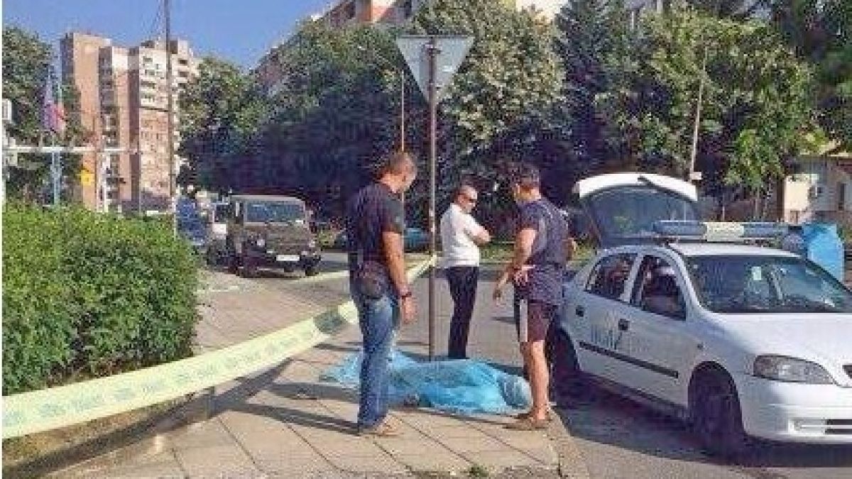 В Бургас е като на война: След взривения банкомат откриха труп на млад мъж пред районното кметство (СНИМКИ)