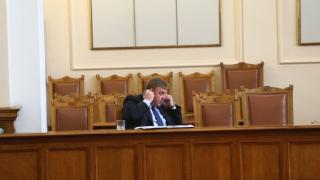 Каракачанов нахока БСП и Антон Кутев от трибуната на парламента заради наборната служба (СНИМКИ)