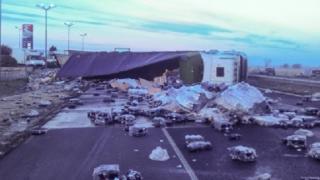 Затвориха магистрала Тракия заради катастрофирал ТИР край Карнобат