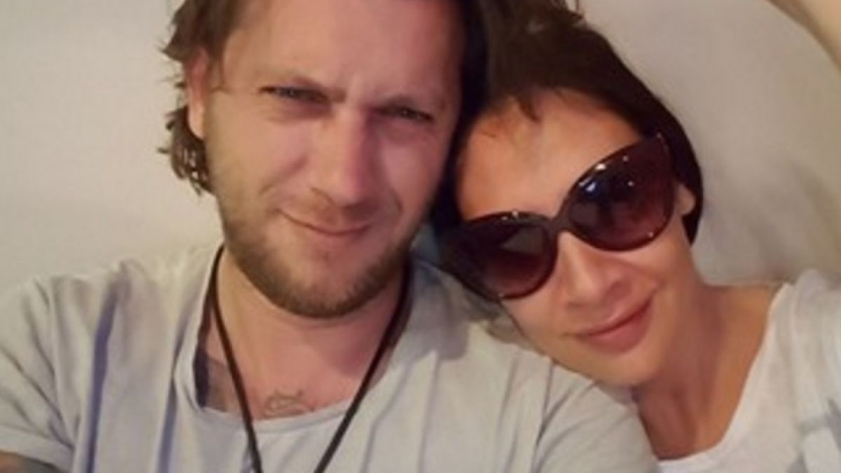 Веско Плачков порка от сутринта! С Мариана Попова пресушават по шише узо за вечеря
