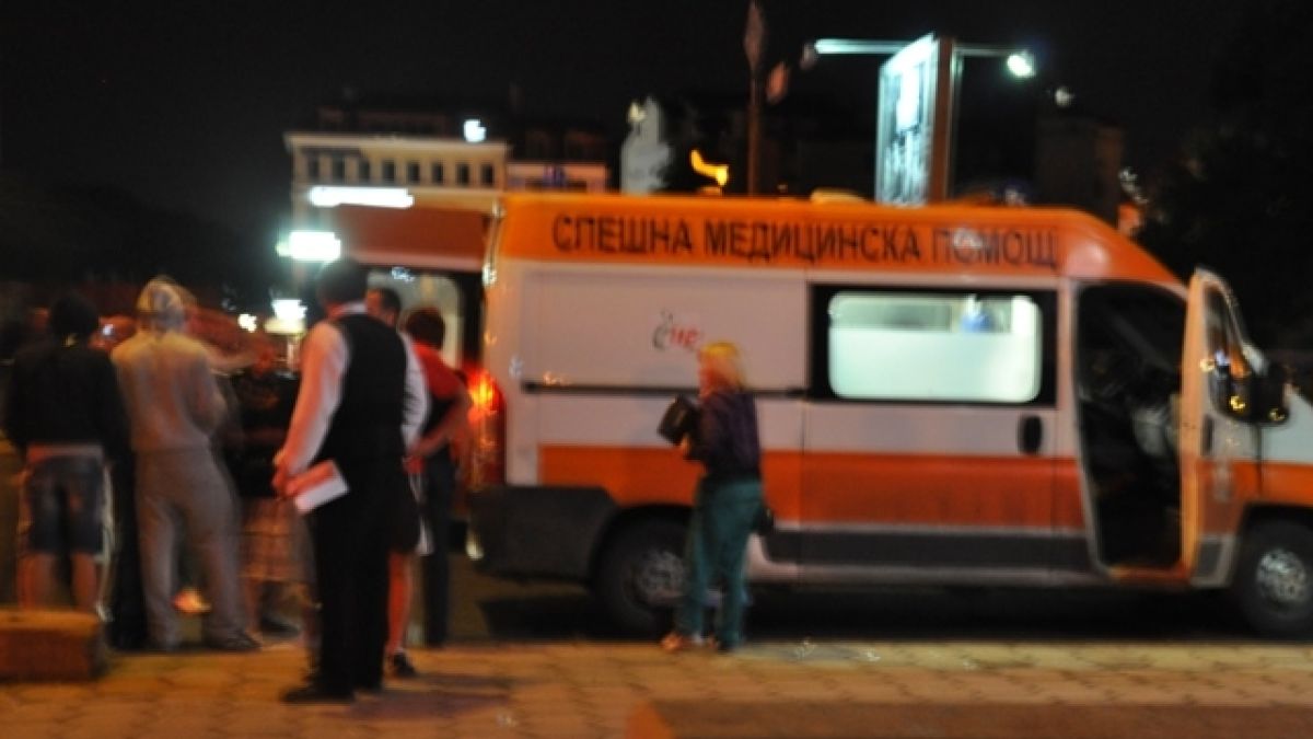 Сигнал в БЛИЦ! Двама души в болница след катастрофа, станала преди минути в София 