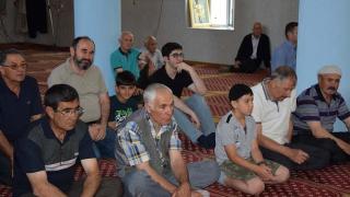 От 9 до 93-годишни на петъчна молитва в Ардино