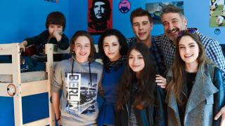 Първо в БЛИЦ: Звезда от хитов роден сериал си бара пакета (СНИМКА) 