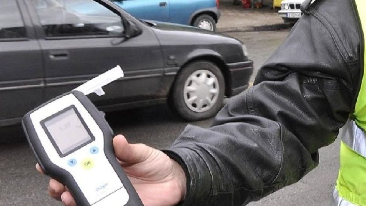 Полицаи извадиха дрегер за пиян шофьор на „Ауди А 4” край "Узунджата" и стана страшно