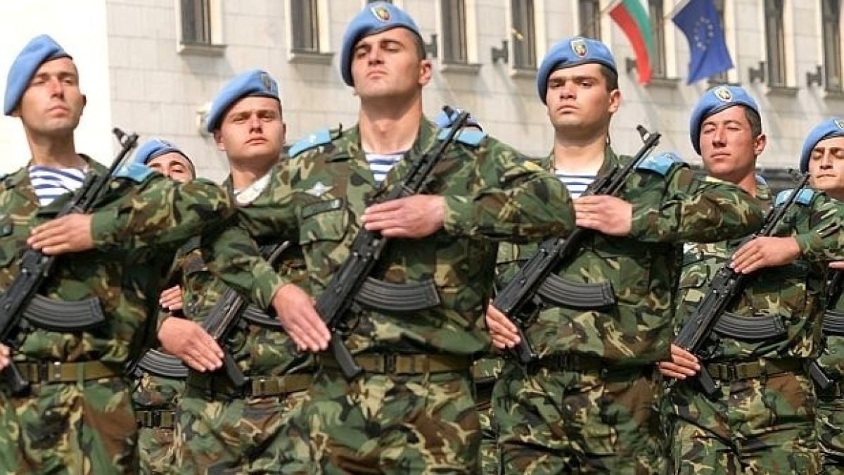 Още проблеми в армията: Директива от Европа спира отпуските на военнослужещите