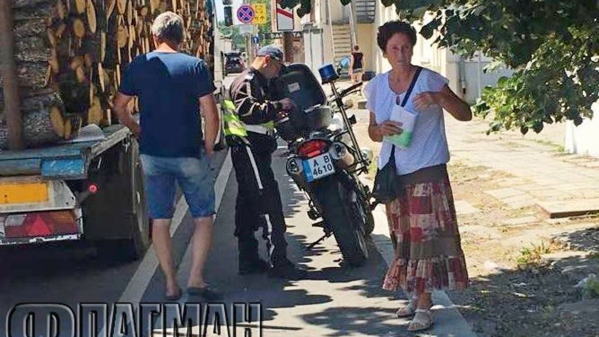 Внучето на бабката, спретнала мелето в Бургас, проплакало секунди преди удара: Внимавай! (СНИМКИ)