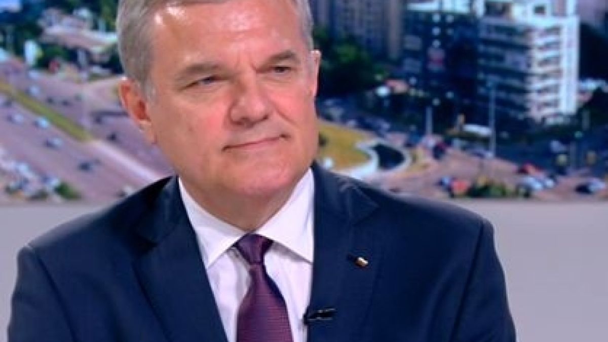 Румен Петков попиля Панов и цирка, който спретна с колата на НСО: На големия артист му трябва голяма сцена!