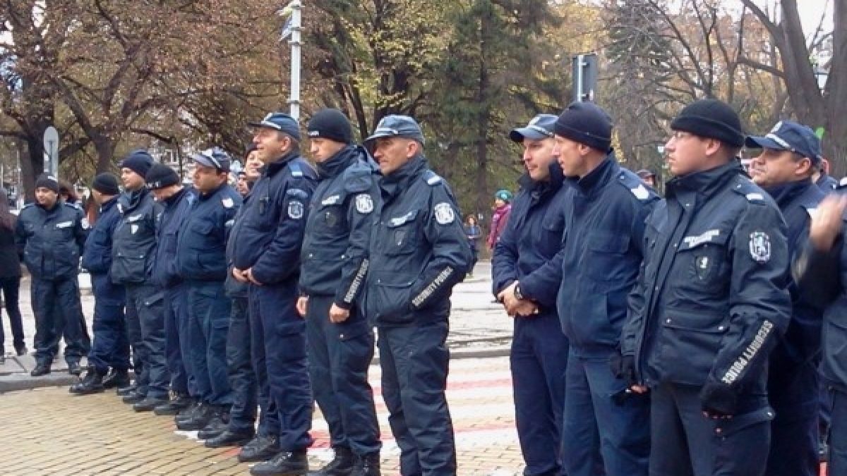 Полицаите искат по-високи заплати за всички в МВР - от чистачките до министъра