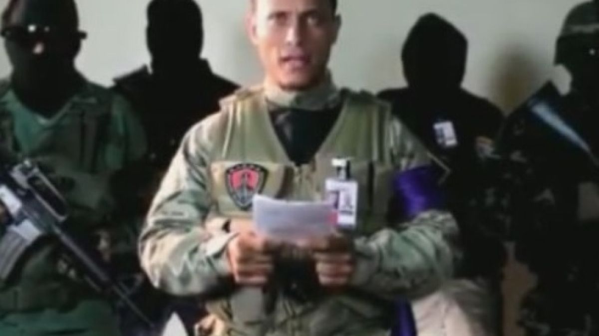 Пълзящ държавен преврат във Венецуела! Страната е на прага на гражданска война, щурм на парламента, атака с хеликоптер, танкове по улиците (ОБЗОР)