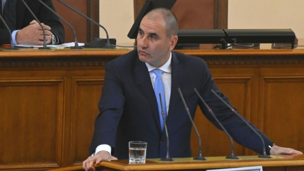 Цветанов остро атакува президента