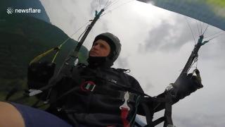  Парапланерист се оплете във въжетата и стана страшно (ВИДЕО)