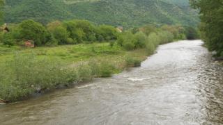 От играчка стана плачка! Две деца се удавиха във водите на река Искър