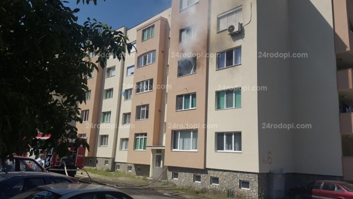 Огнен ад в Момчилград! Евакуират жители на блок (СНИМКИ)