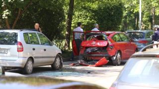 Първо и извънредно в БЛИЦ! Страшно меле в София – има ранен, движението е спряно!