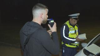 Нагъл водач шашна полицаи с цифрата, излязла на дрегера