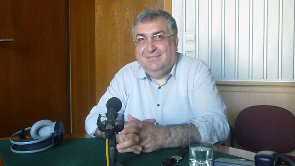 Проф. Близнашки: Радев е заблуден, а ГЕРБ е на път да спечели убедително изборите