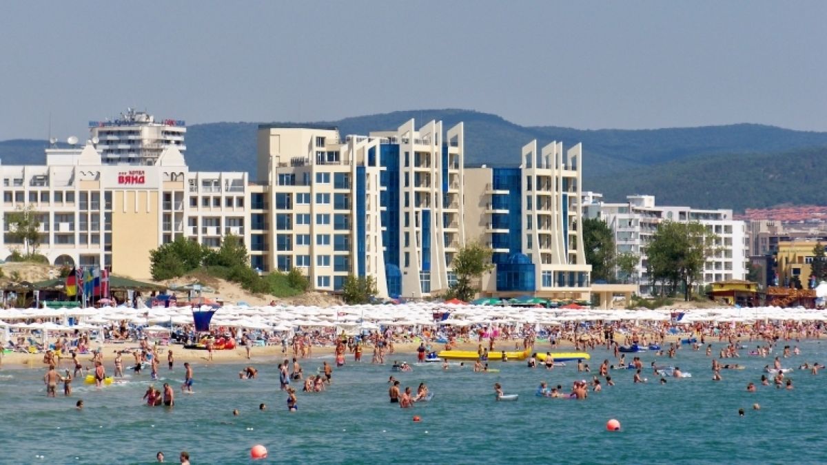 Див екшън в Свети Влас! Руснаци скочиха на бой на полицаи