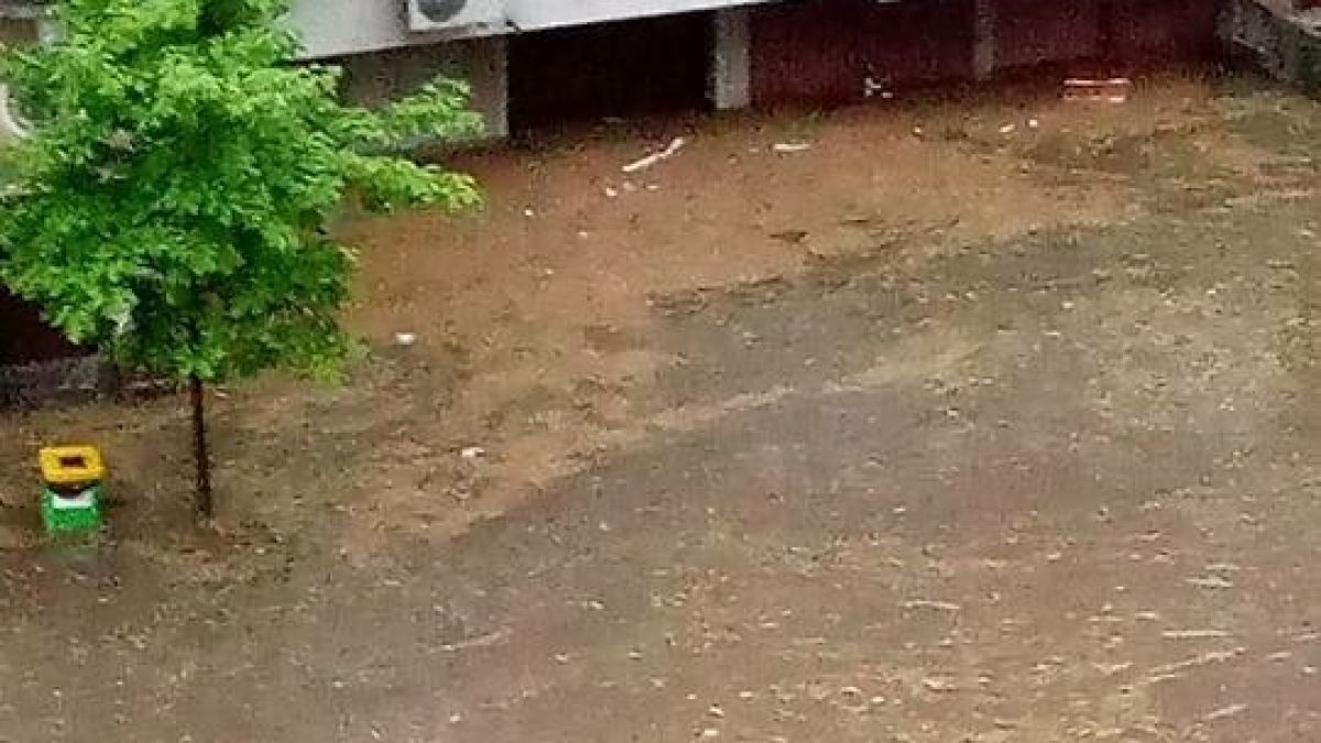 Ловеч е под вода (СНИМКИ)