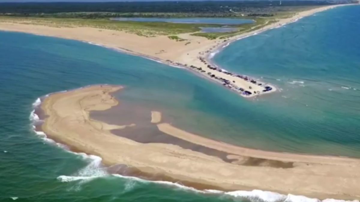 Фотограф онемя: Остров изникна в Атлантическия океан посред нощ (ВИДЕО)