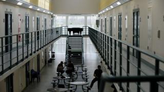 В Шотландия се разгаря расистки скандал: затворници лъжат, че са евреи, за да получат по-добра дажба 