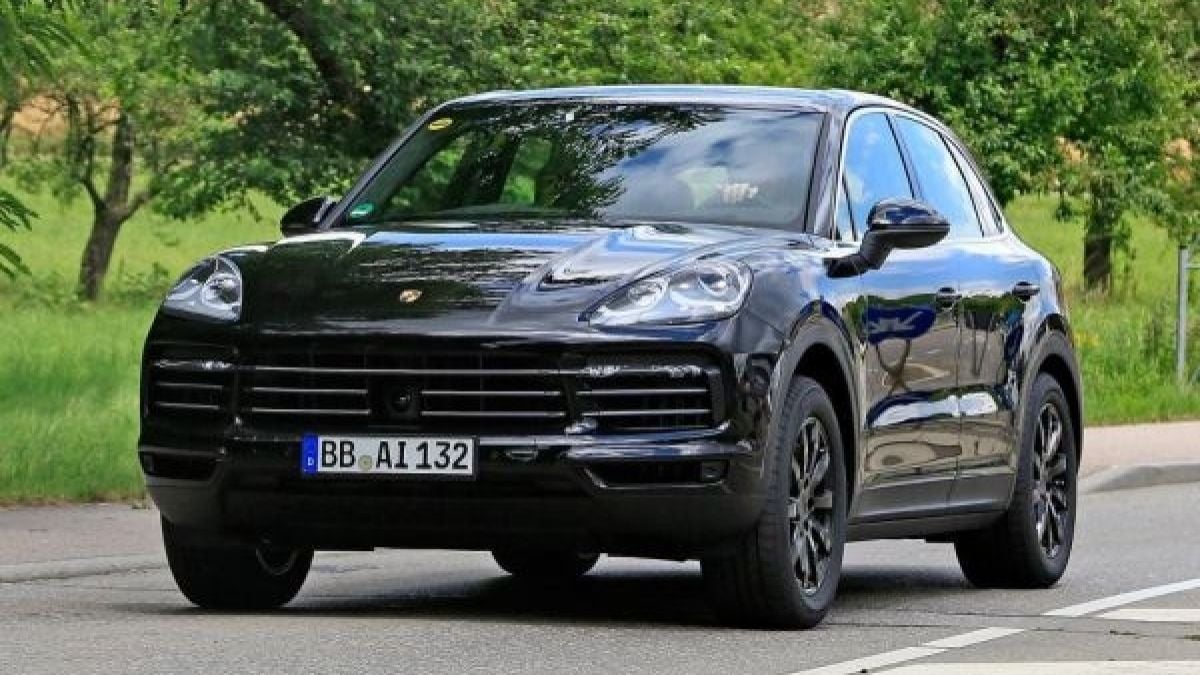 Първи СНИМКИ на новото Porsche Cayenne  