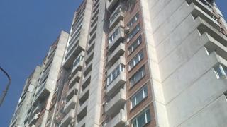 Драма във Велико Търново: Изплашен Ромео полетя фатално от балкона след бурна нощ с омъжената си изгора 