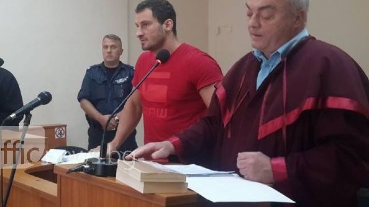 Перата: Телефонът ми струва 2 хил.лева, а операторът ме буташе