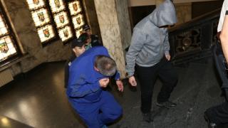 Ексклузивно и само в БЛИЦ! Вижте жестоките обирджии, които задигнаха 300 бона от инкасото край "The mall", (СНИМКИ)