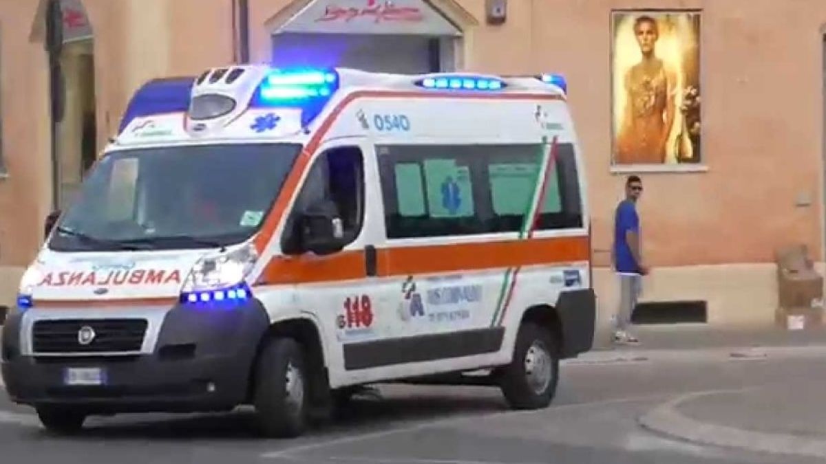 Ужас в Неапол! Пететажна сграда се срути и стана страшно!