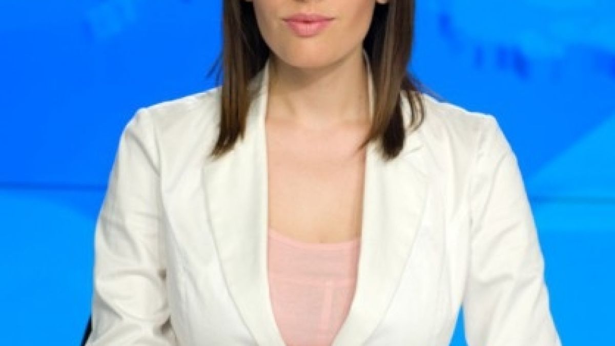 Лили Боянова взриви bTV с къси гащи, колежките й бесни от завист