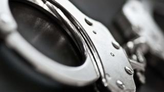 Пак станахме за срам! Спипаха три български крадли в Анталия, откраднали 8500 долара от майка с бебе 
