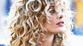 ТРИ безценни съвета за всички дами с къдрави гриви