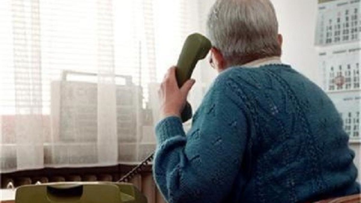 Мръсната схема на "ало измамниците" ще ви погнуси! Ето от къде купуват сим картите си, за да не могат да бъдат хванати (ВИДЕО)