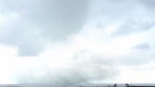 Опасно природно явление вилня на метри от къща (ВИДЕО)