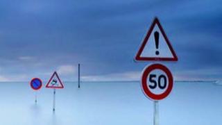 Удивително! Това е пътят във Франция, който потъва в морето всеки ден (СНИМКИ/ВИДЕО)
