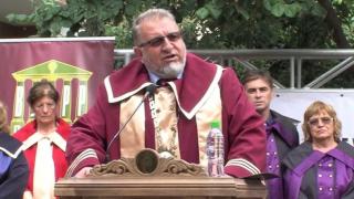 Ректорът, който примамва студенти с лъскав джип, излезе в отпуск 