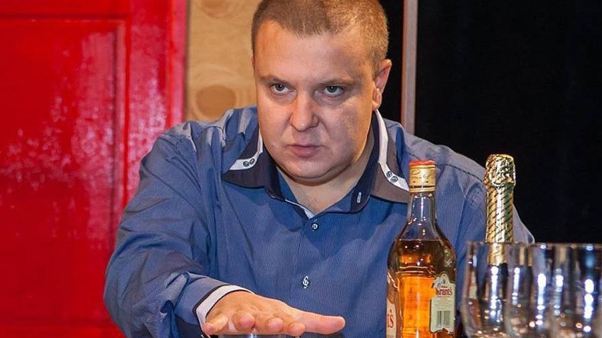 Актьорът Васил Драганов пред в. "ШОУ" за задкулисието на "Столичани в повече": Движа се по ръба на бръснача,  за да не вляза в конфликт с колегите