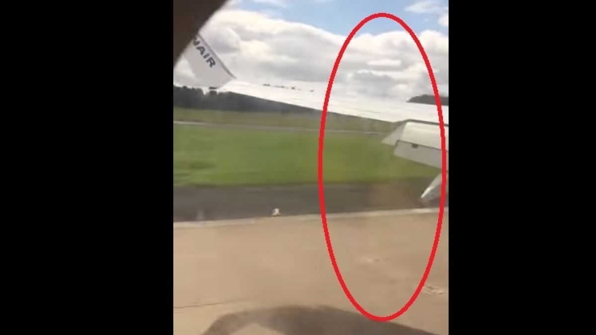 Ужас! Писъци и викове на борда на  Boeing 737-800 на Ryanair. Пасажер твърди: Щеше да се разпадне! (ВИДЕО)