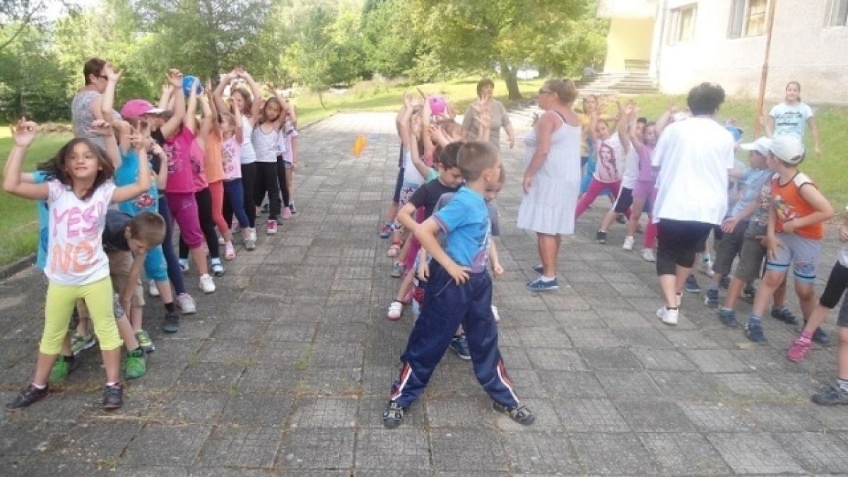 Казанлък осигури безплатна почивка за невръстни ромчета 