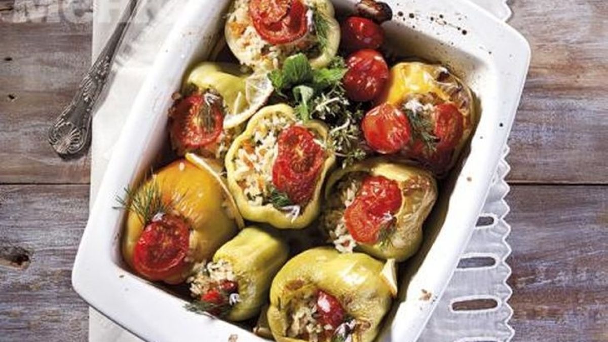 Топят се в устата! Неимоверно вкусни пълнени чушки с ориз