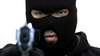 Бандити опоскаха пощенски клон