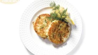 Вкусно и сочно! Опитайте тези апетитни кюфтета от пушена риба и картофи