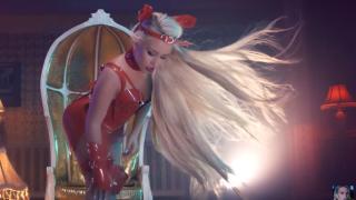 Гери-Никол раздруса яката дупара и мушна всички в малкия си джоб! (ВИДЕО)