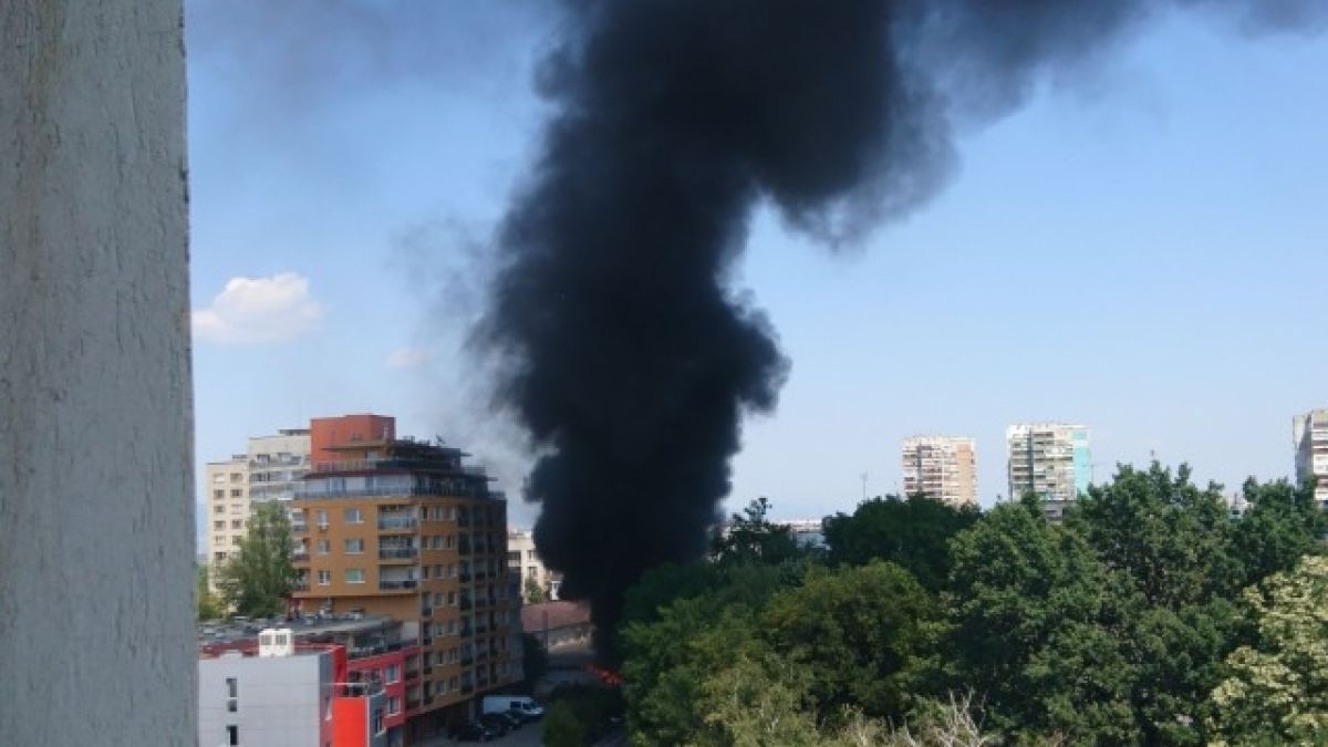 СНИМКИ от огнения ужас в столичния "Хаджи Димитър"