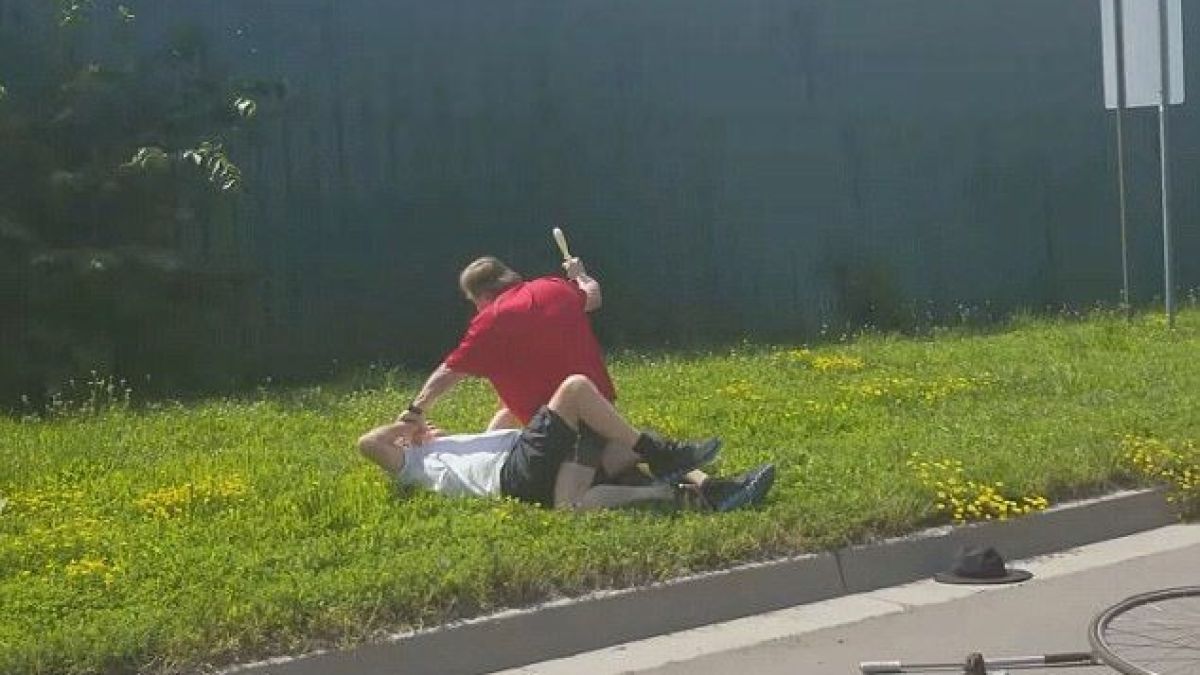 Шокираща агресия: Развилнял се шофьор преби брутално и окървави колоездач (СНИМКИ/ВИДЕО 18+)